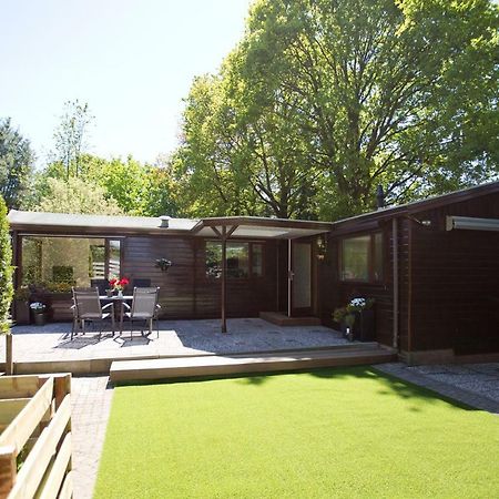Relaxed Verblijf In Chalet Op De Veluwe Villa Putten Exterior photo