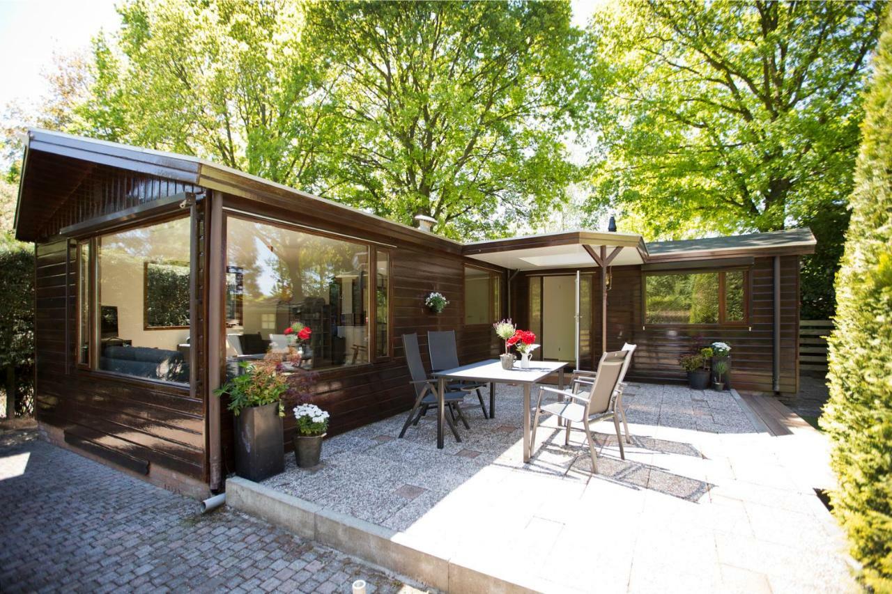 Relaxed Verblijf In Chalet Op De Veluwe Villa Putten Exterior photo